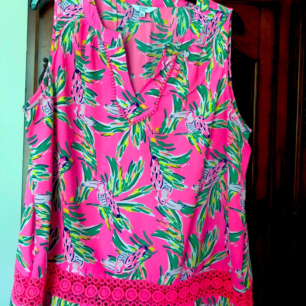 Crown and Ivy XL sleeveless blouse